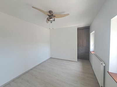 APPARTEMENT T4 A LOUER - MARINGES - 115.03 m2 - 695 € charges comprises par mois