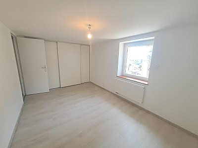 APPARTEMENT T4 A LOUER - MARINGES - 115.03 m2 - 695 € charges comprises par mois