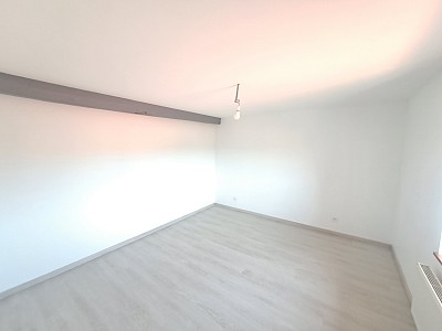 APPARTEMENT T4 A LOUER - MARINGES - 115.03 m2 - 695 € charges comprises par mois