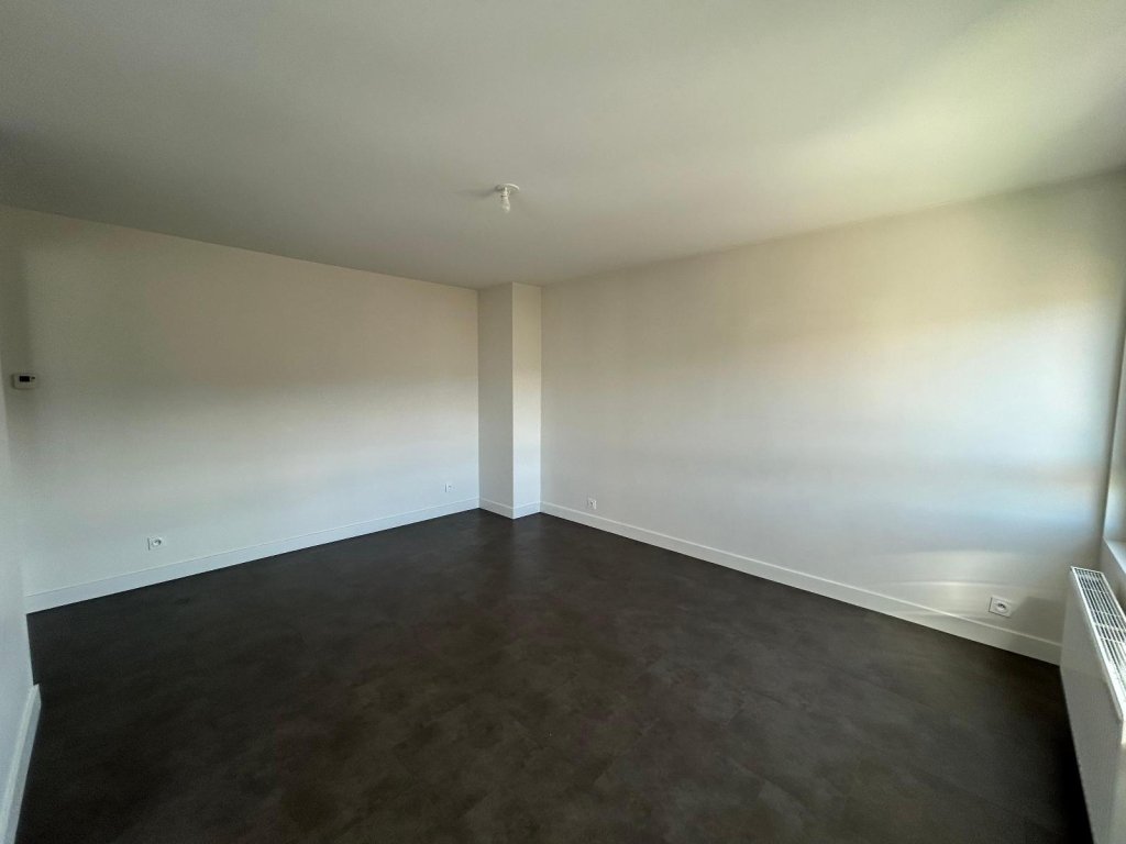 APPARTEMENT T4 A LOUER - MONTBRISON - 73.34 m2 - 680 &euro; charges comprises par mois