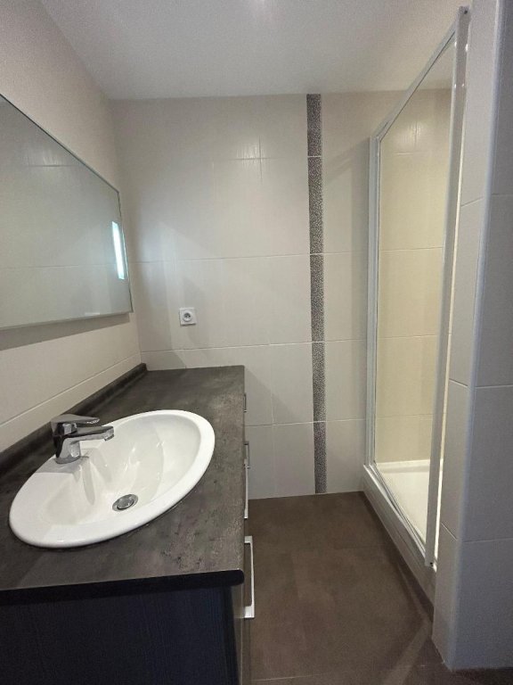 APPARTEMENT T4 A LOUER - MONTBRISON - 73.34 m2 - 680 &euro; charges comprises par mois