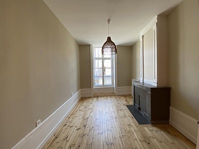 APPARTEMENT T4 A LOUER - MONTBRISON - 118.5 m2 - 980 € charges comprises par mois