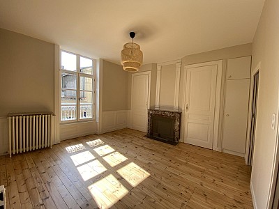 APPARTEMENT T4 A LOUER - MONTBRISON - 118.5 m2 - 980 € charges comprises par mois