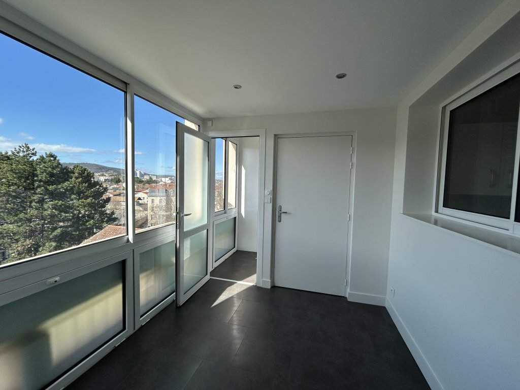 APPARTEMENT T4 A LOUER - MONTBRISON - 73.34 m2 - 680 &euro; charges comprises par mois