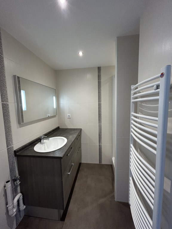 APPARTEMENT T4 A LOUER - MONTBRISON - 73.34 m2 - 680 &euro; charges comprises par mois
