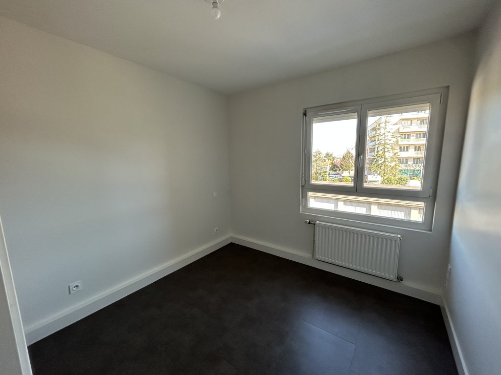 APPARTEMENT T4 A LOUER - MONTBRISON - 73.34 m2 - 680 &euro; charges comprises par mois