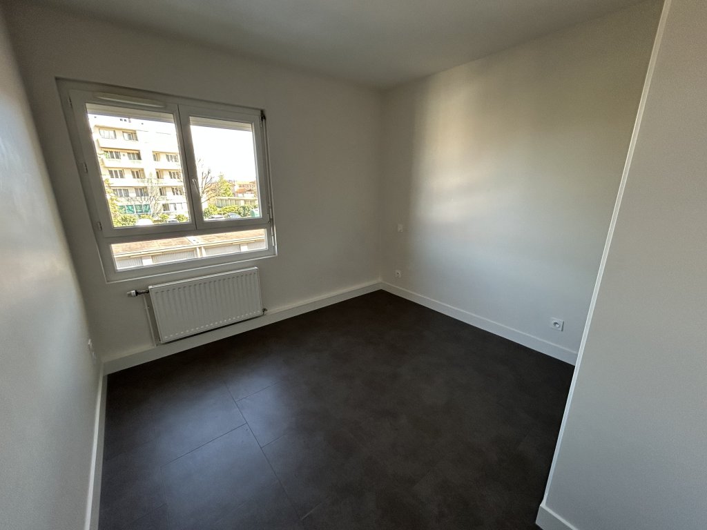 APPARTEMENT T4 A LOUER - MONTBRISON - 73.34 m2 - 680 &euro; charges comprises par mois