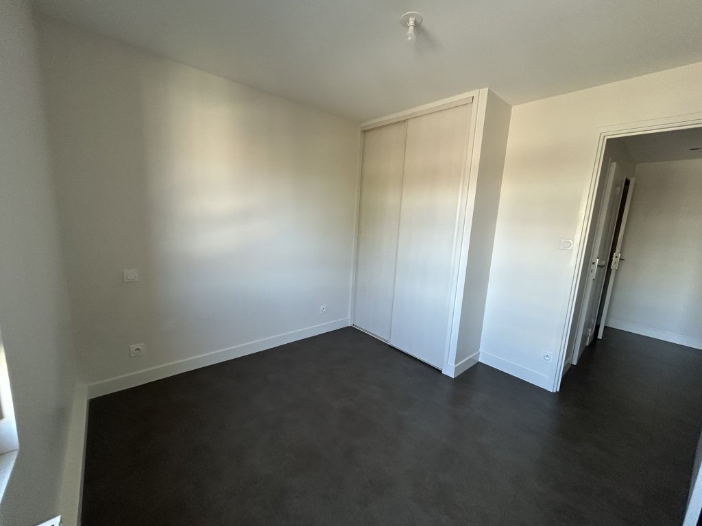 APPARTEMENT T4 A LOUER - MONTBRISON - 73.34 m2 - 680 &euro; charges comprises par mois