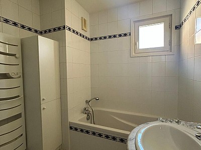 APPARTEMENT T4 A LOUER - MONTBRISON - 98.82 m2 - 795 € charges comprises par mois