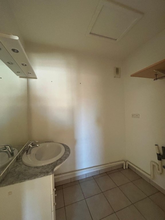 APPARTEMENT T4 A LOUER - MONTBRISON - 98.82 m2 - 795 &euro; charges comprises par mois