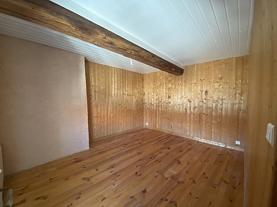 APPARTEMENT T4 A LOUER - MONTBRISON - 124.39 m2 - 630 &euro; charges comprises par mois