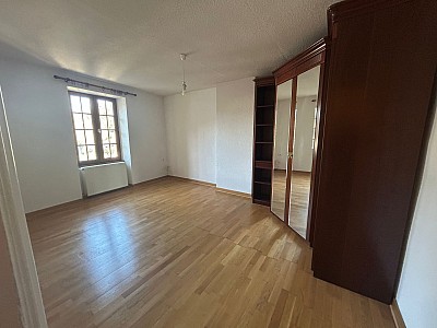 APPARTEMENT T4 A LOUER - NOIRETABLE - 147.92 m2 - 750 € charges comprises par mois