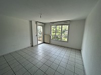 APPARTEMENT T4 A LOUER - ST GALMIER - 86.37 m2 - 880 &euro; charges comprises par mois