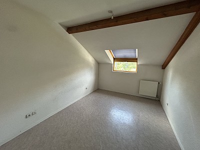 APPARTEMENT T4 A LOUER - ST GALMIER - 86.37 m2 - 880 &euro; charges comprises par mois
