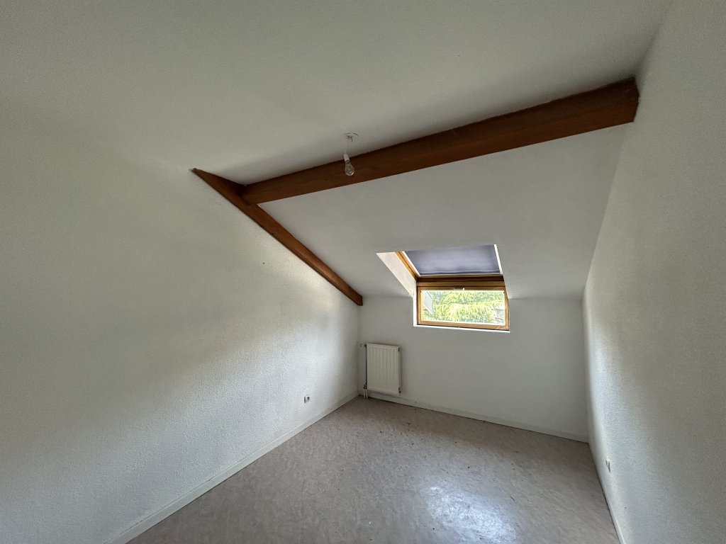 APPARTEMENT T4 A LOUER - ST GALMIER - 86.37 m2 - 880 &euro; charges comprises par mois