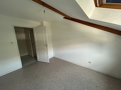 APPARTEMENT T4 A LOUER - ST GALMIER - 86.37 m2 - 880 &euro; charges comprises par mois