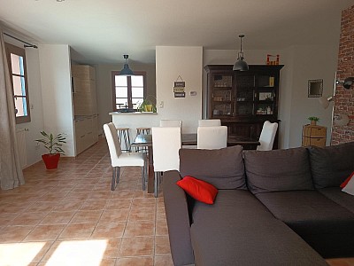 APPARTEMENT T4 A LOUER - ST ROMAIN LE PUY - 94.6 m2 - 850 € charges comprises par mois