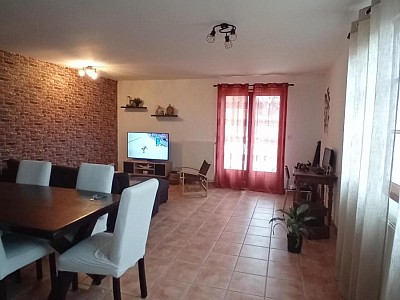APPARTEMENT T4 A LOUER - ST ROMAIN LE PUY - 94.6 m2 - 850 € charges comprises par mois
