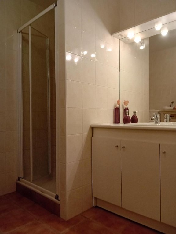 APPARTEMENT T4 A LOUER - ST ROMAIN LE PUY - 94.6 m2 - 850 &euro; charges comprises par mois