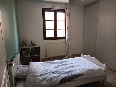 APPARTEMENT T4 A LOUER - ST ROMAIN LE PUY - 94.6 m2 - 850 € charges comprises par mois