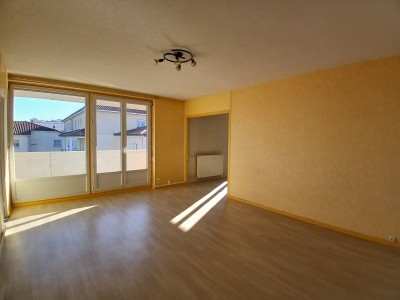 APPARTEMENT T4 A VENDRE - FEURS - 80.27 m2 - 149 000 €