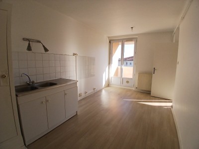 APPARTEMENT T4 A VENDRE - FEURS - 80.27 m2 - 149 000 €