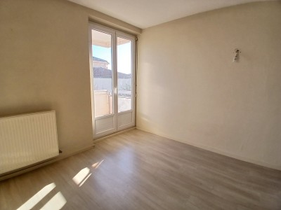 APPARTEMENT T4 A VENDRE - FEURS - 80.27 m2 - 149 000 €