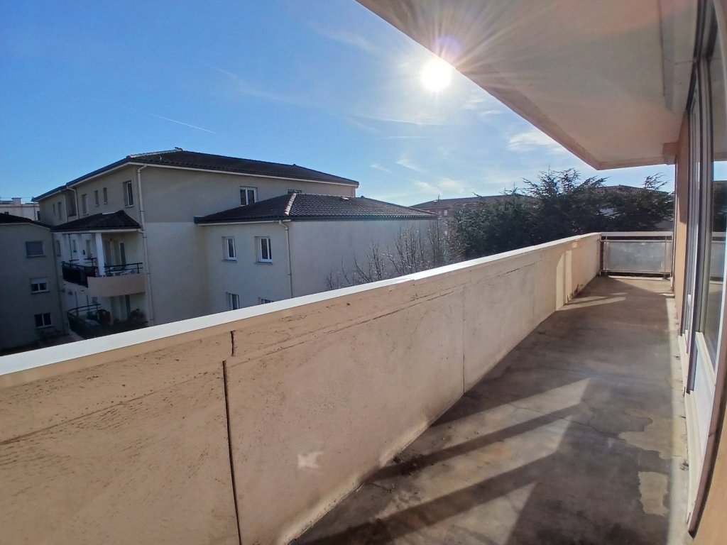 APPARTEMENT T4 A VENDRE - FEURS - 80.27 m2 - 149 000 &euro;