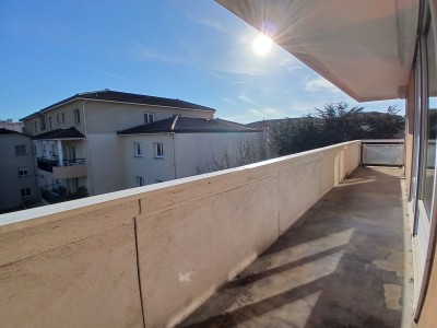 APPARTEMENT T4 A VENDRE - FEURS - 80.27 m2 - 149 000 €