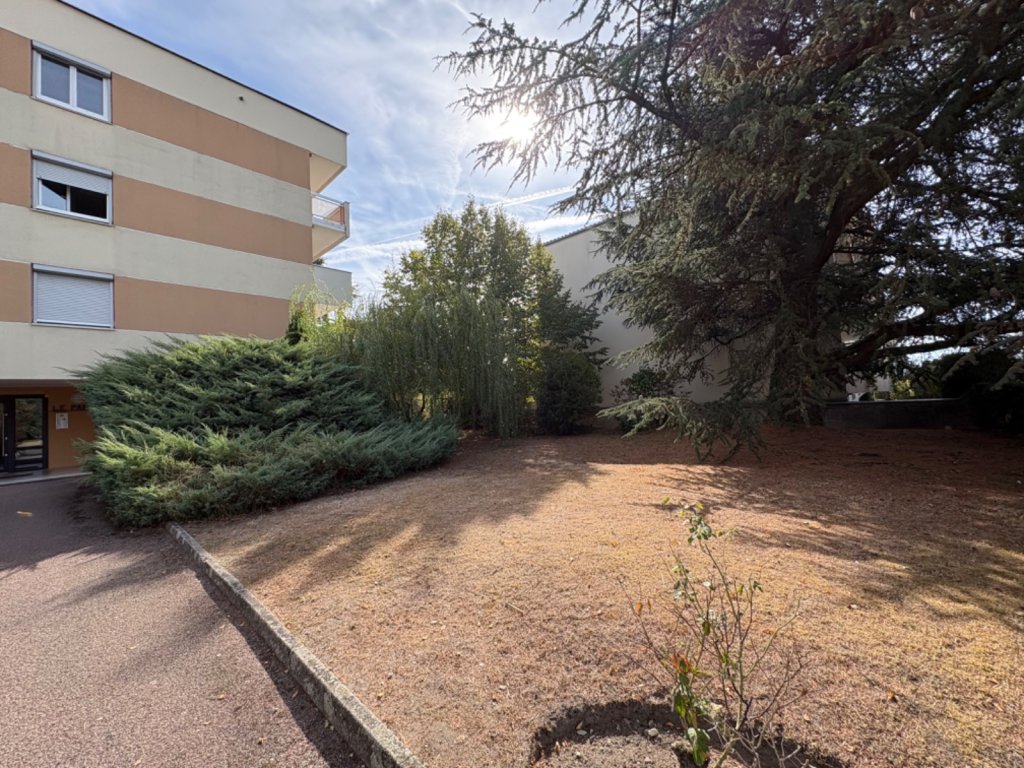 APPARTEMENT T4 A VENDRE - FEURS - 80.27 m2 - 149 000 &euro;