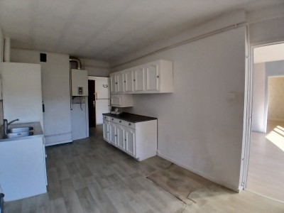 APPARTEMENT T4 A VENDRE - FEURS - 82.23 m2 - 129 000 &euro;