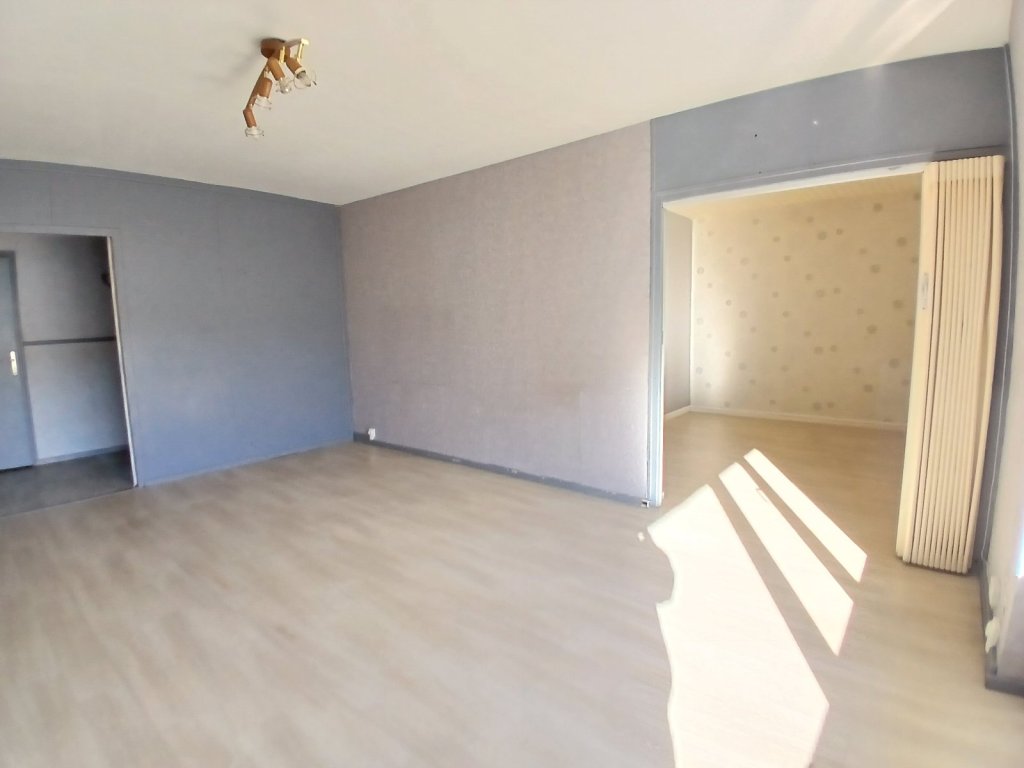 APPARTEMENT T4 A VENDRE - FEURS - 82.23 m2 - 129 000 &euro;