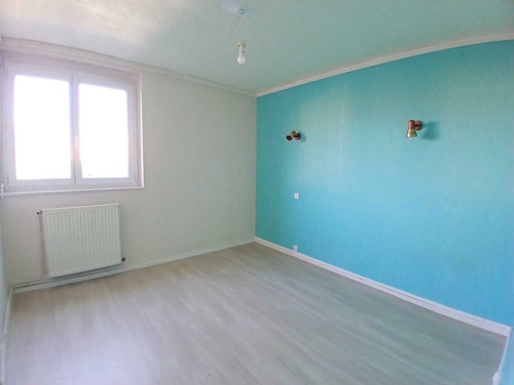 APPARTEMENT T4 A VENDRE - FEURS - 82.23 m2 - 129 000 &euro;