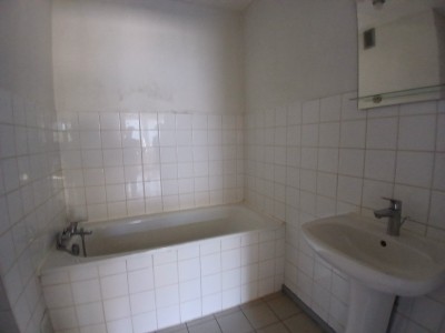 APPARTEMENT T4 A VENDRE - FEURS - 82.23 m2 - 129 000 &euro;