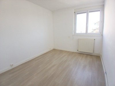 APPARTEMENT T4 A VENDRE - FEURS - 84.72 m2 - 175 000 €