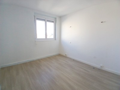 APPARTEMENT T4 A VENDRE - FEURS - 84.72 m2 - 175 000 €