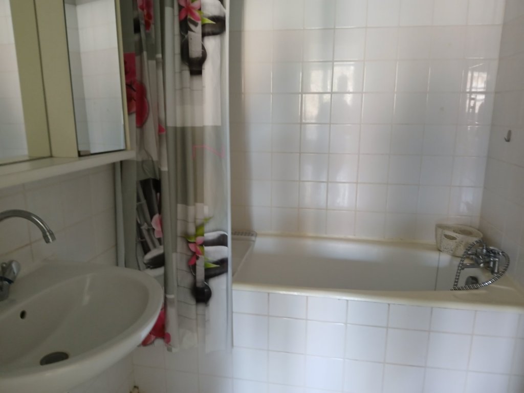APPARTEMENT T4 A VENDRE - FEURS - 84.85 m2 - 129 000 &euro;