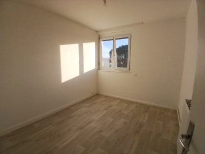 APPARTEMENT T4 A VENDRE - FEURS - 81.83 m2 - 159 000 €