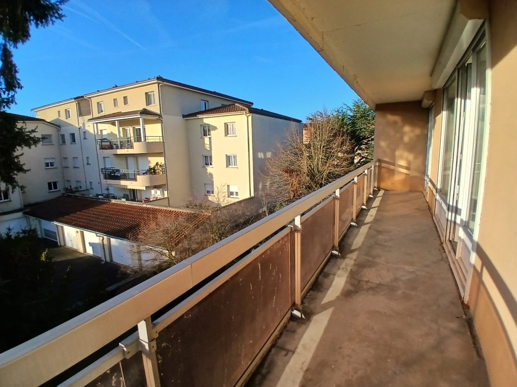 APPARTEMENT T4 A VENDRE - FEURS - 81.83 m2 - 159 000 &euro;