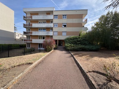 APPARTEMENT T4 A VENDRE - FEURS - 82.72 m2 - 109 000 €