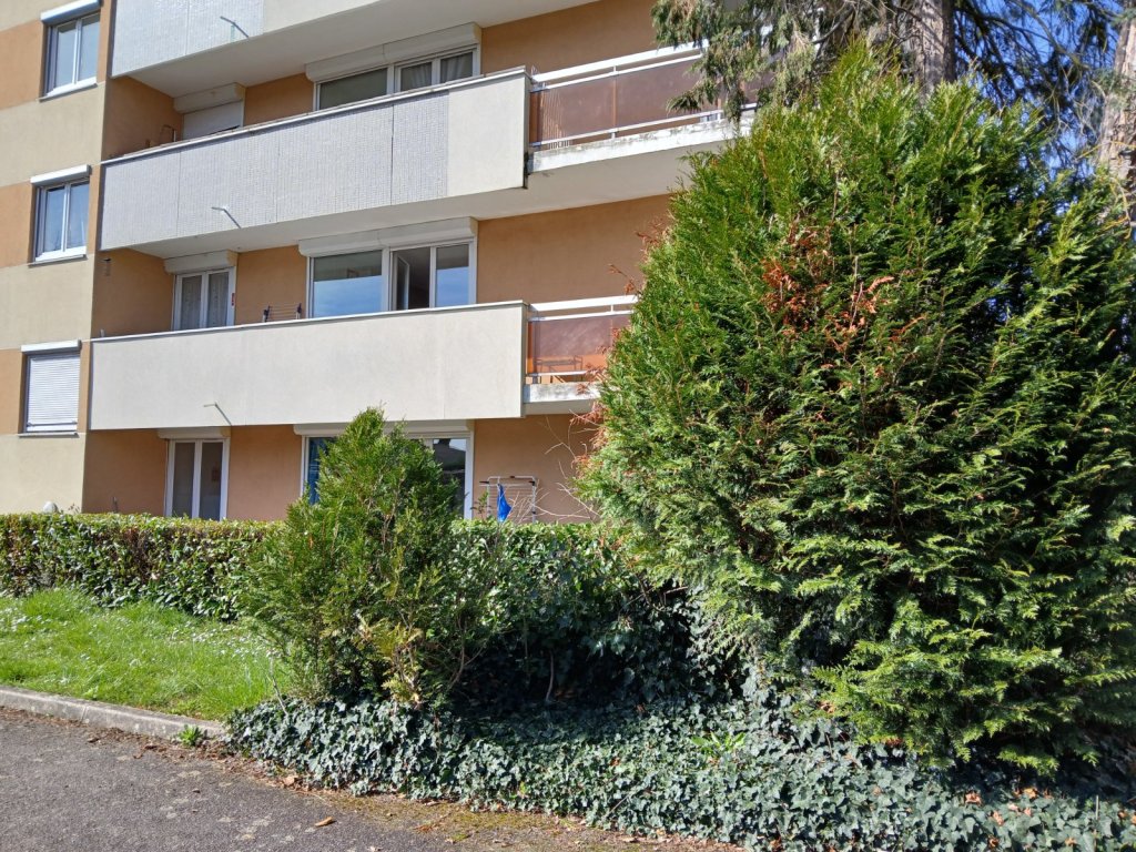 APPARTEMENT T4 A VENDRE - FEURS - 82.34 m2 - 99 000 &euro;