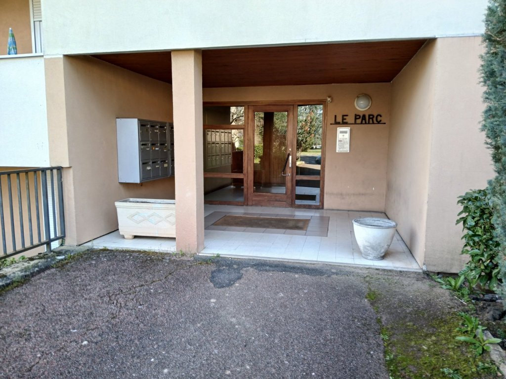 APPARTEMENT T4 A VENDRE - FEURS - 82.34 m2 - 99 000 &euro;