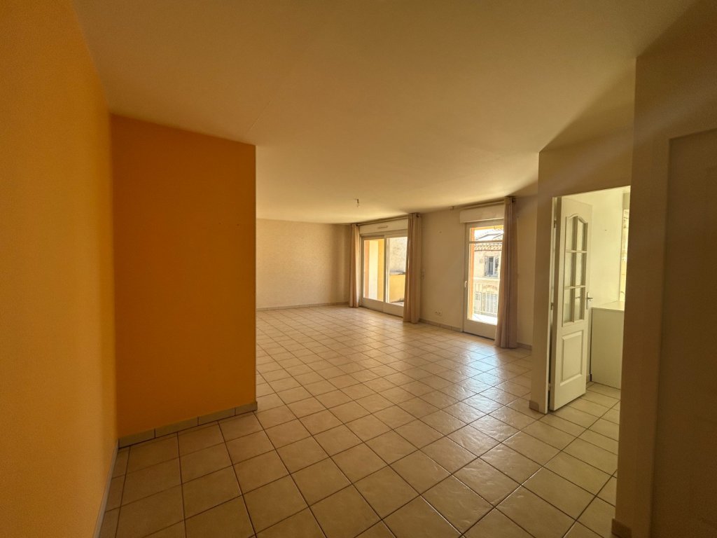 APPARTEMENT T4 A VENDRE - MONTBRISON - 98.82 m2 - 269 000 &euro;