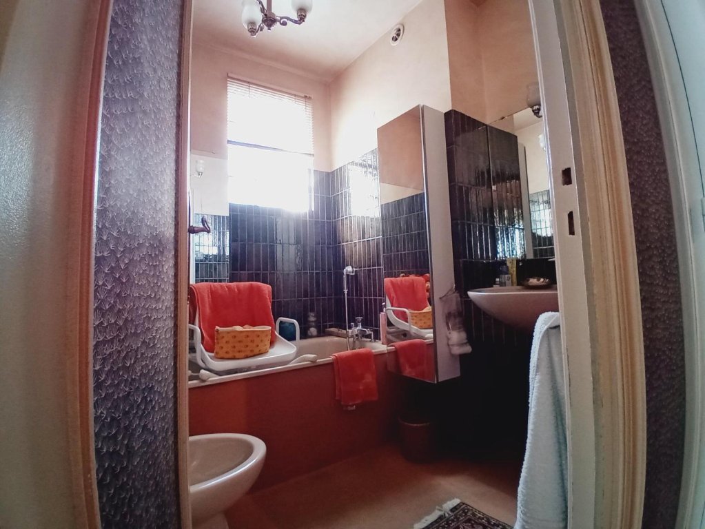 APPARTEMENT T4 A VENDRE - MONTBRISON - 141.37 m2 - 374 000 &euro;