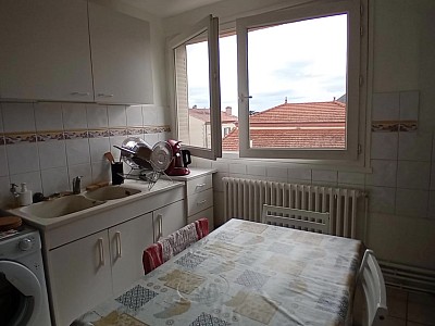 APPARTEMENT T5 A LOUER - MONTBRISON - 675 € charges comprises par mois
