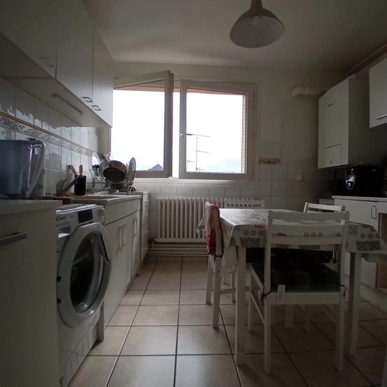 APPARTEMENT T5 A LOUER - MONTBRISON - 675 &euro; charges comprises par mois