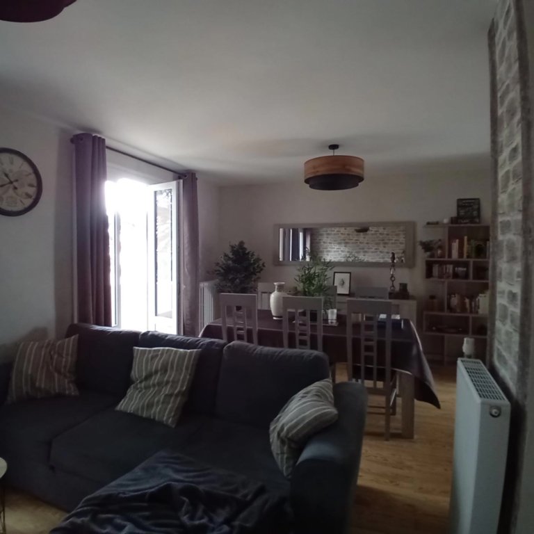 APPARTEMENT T5 A LOUER - MONTBRISON - 675 &euro; charges comprises par mois