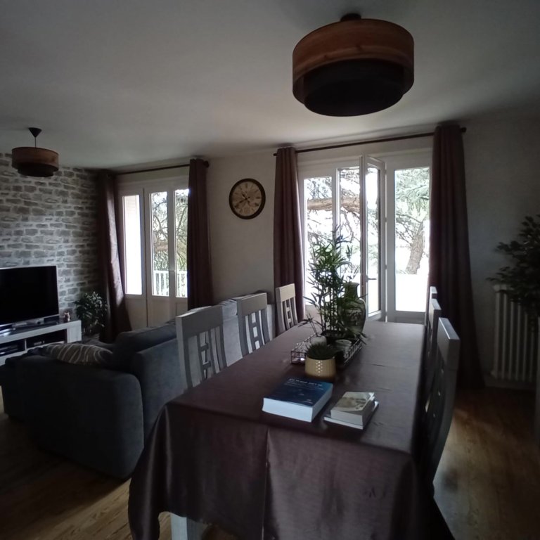 APPARTEMENT T5 A LOUER - MONTBRISON - 675 &euro; charges comprises par mois