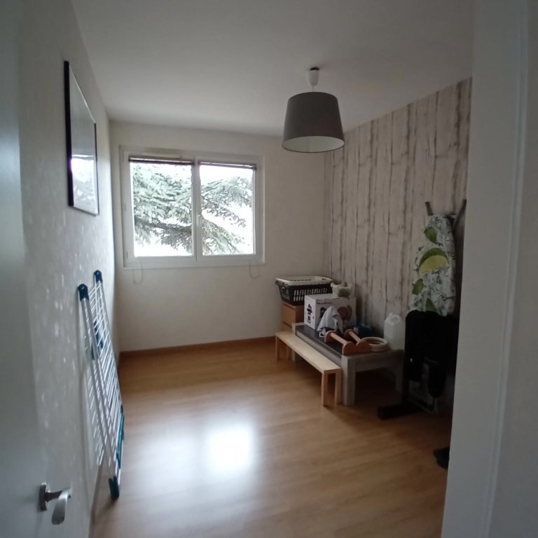 APPARTEMENT T5 A LOUER - MONTBRISON - 675 &euro; charges comprises par mois
