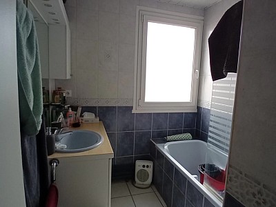 APPARTEMENT T5 A LOUER - MONTBRISON - 675 € charges comprises par mois